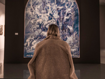 Traveler contemplating modern art installation in contemporary gallery Photo by adriaan venner scheepers on Unsplash Traveler contemplating modern art installation in contemporary gallery Photo by adriaan venner scheepers on Unsplash