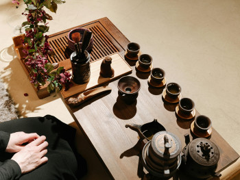 Traditional tea ceremony setup in a historic Osaka tea house.Photo by Ivan Samkov on pexels Traditional tea ceremony setup in a historic Osaka tea house.Photo by Ivan Samkov on pexels