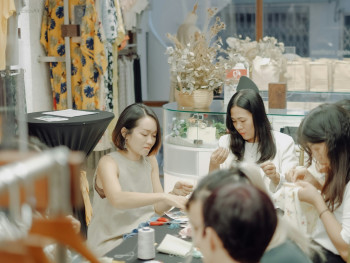 Family with children enjoying interactive experience at local workshop, host demonstrating craft Photo by Pew Nguyen on Unsplash Family with children enjoying interactive experience at local workshop, host demonstrating craft Photo by Pew Nguyen on Unsplash
