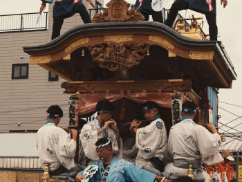 Traditional festival procession during Tenjin Matsuri with participants in historical costumes. Photo by Nguyen TP Hai on Unsplash Traditional festival procession during Tenjin Matsuri with participants in historical costumes. Photo by Nguyen TP Hai on Unsplash