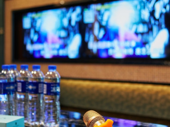 Karaoke bar entrance in Namba. Image by 倩生 王 from Pixabay Karaoke bar entrance in Namba. Image by 倩生 王 from Pixabay