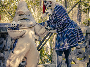 A Ghibli-themed area within the park showing autumn decorations and natural elements that connect theme park fantasy with seasonal reality Photo by Moisés Fonseca on pexels A Ghibli-themed area within the park showing autumn decorations and natural elements that connect theme park fantasy with seasonal reality Photo by Moisés Fonseca on pexels