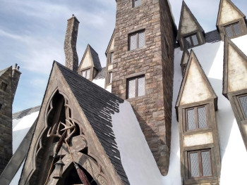 The Hogwarts castle at Universal Studios Japan covered in winter Photo by Elanie Crimson on Unsplash The Hogwarts castle at Universal Studios Japan covered in winter Photo by Elanie Crimson on Unsplash