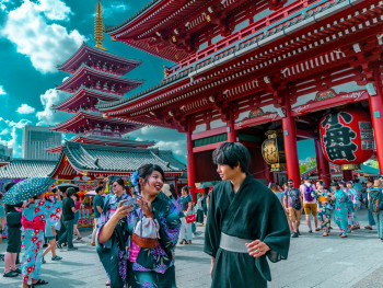 Lasting friendship between traveler and City Unscripted host extending beyond experience Photo by Jezael Melgoza on Unsplash