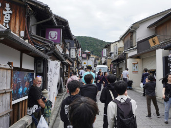 Spontaneous cultural discovery moment during flexible neighborhood exploration Photo by Hahaha A on Unsplash