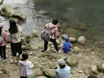 A family using resources to plan their Kyoto adventure with children helping choose activities Photo by MChe Lee on Unsplash A family using resources to plan their Kyoto adventure with children helping choose activities Photo by MChe Lee on Unsplash