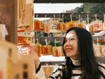 Guest and host sharing a laugh in a Kyoto alleyway, capturing a candid, friendly moment. Photo by DuoNguyen on Unsplash Guest and host sharing a laugh in a Kyoto alleyway, capturing a candid, friendly moment. Photo by DuoNguyen on Unsplash
