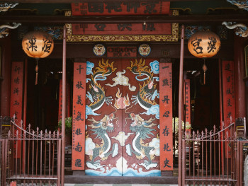 Ornate Ninomaru Palace interior with painted doors Photo by Michael Lock on Unsplash Ornate Ninomaru Palace interior with painted doors Photo by Michael Lock on Unsplash