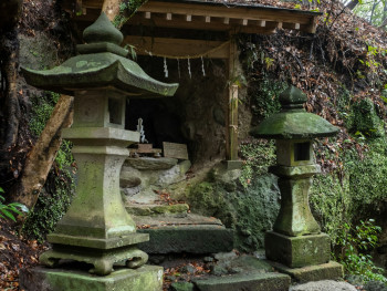 A forgotten, overgrown mini shrine near northern Kyoto. Photo by Kouji Tsuru on Unsplash A forgotten, overgrown mini shrine near northern Kyoto. Photo by Kouji Tsuru on Unsplash
