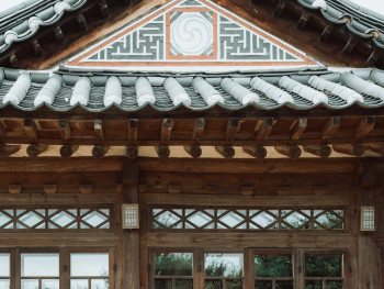 Silver Pavilion's weathered wood exterior with traditional garden elements in foreground Photo by Paul Bill on Unsplash Silver Pavilion's weathered wood exterior with traditional garden elements in foreground Photo by Paul Bill on Unsplash