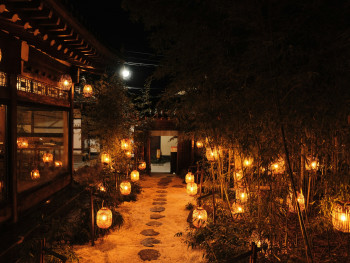 Garden illumination at night with stone lanterns and subtle lighting effects Photo by Austin Curtis on Unsplash Garden illumination at night with stone lanterns and subtle lighting effects Photo by Austin Curtis on Unsplash