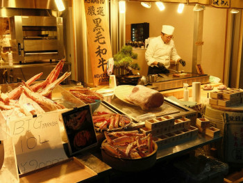 Small local restaurant with counter seating and chef preparing seasonal dishes Photo by wenhan lin on Unsplash Small local restaurant with counter seating and chef preparing seasonal dishes Photo by wenhan lin on Unsplash