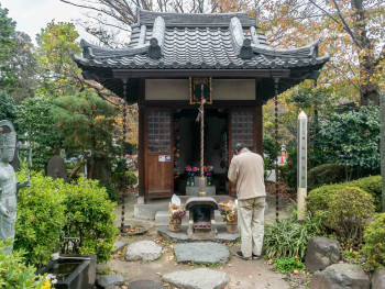 Small neighborhood shrine Photo by kilo Small neighborhood shrine Photo by kilo
