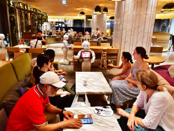 Restaurant with automated ordering system and robot servers. Photo by Alex Knight: Pexels Restaurant with automated ordering system and robot servers. Photo by Alex Knight: Pexels