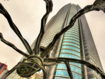 Spider Sculpture and Mori Tower in Roppongi Hills.jpg Spider Sculpture and Mori Tower in Roppongi Hills.jpg