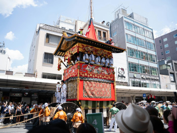 Meaningful cultural exchange showing lasting value of authentic experience investment Photo by David Emrich on Unsplash Meaningful cultural exchange showing lasting value of authentic experience investment Photo by David Emrich on Unsplash