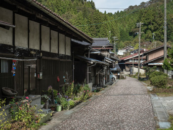 Small neighborhood details that reveal local life and culture Photo by Alexander Schimmeck on Unsplash Small neighborhood details that reveal local life and culture Photo by Alexander Schimmeck on Unsplash