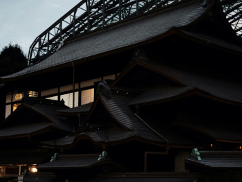 Traditional machiya townhouse with wooden lattice work in early morningPhoto by Mak on Unsplash Traditional machiya townhouse with wooden lattice work in early morningPhoto by Mak on Unsplash