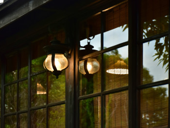 Local family restaurant with traditional noren curtains and evening light Photo by Leo chen on Unsplash Local family restaurant with traditional noren curtains and evening light Photo by Leo chen on Unsplash