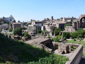 Placeholder - Visitors using Rome’s metro and walking along cobblestone streets near historic landmarks Placeholder - Visitors using Rome’s metro and walking along cobblestone streets near historic landmarks