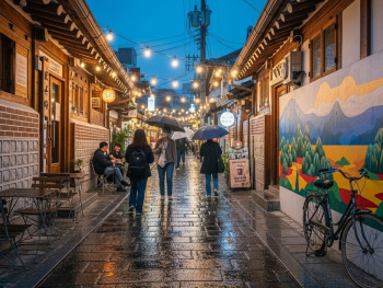 Seochon alley with hanok and murals