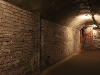 Refugi 307: Underground Shelter Network Refugi 307: Underground Shelter Network
