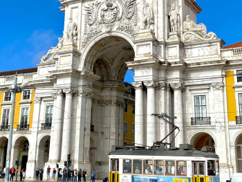 Arco da Rua Augusta with its ornate facade overlooking Praça do Comércio