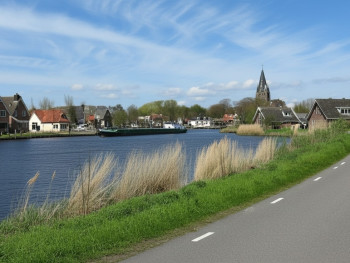 Scenic Amstel River cycling route with countryside Scenic Amstel River cycling route with countryside