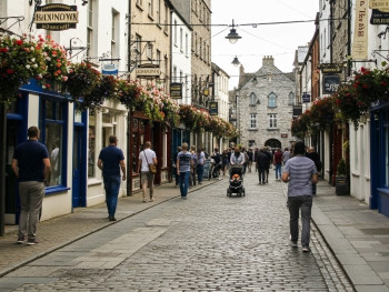 Medieval lanes in Kilkenny with craft shops and a quaint café for lunch Medieval lanes in Kilkenny with craft shops and a quaint café for lunch