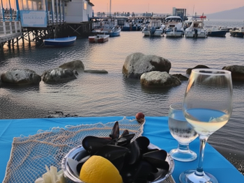 Fresh seafood and a view at O'Puledrone on Marina Grande Fresh seafood and a view at O'Puledrone on Marina Grande