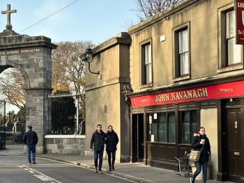 The Gravediggers pub (John Kavanagh pub) next to the Glasnevin Cemetery The Gravediggers pub (John Kavanagh pub) next to the Glasnevin Cemetery