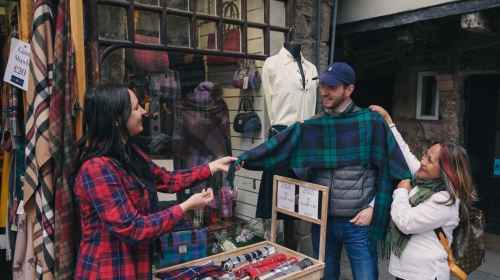 Escape the airport: see Edinburgh on your layover