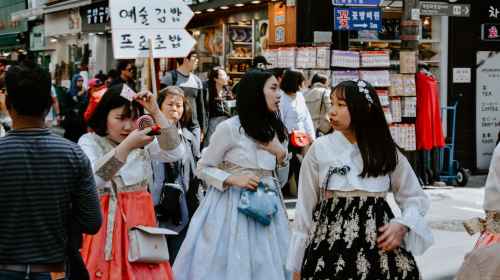Experience the pulse of Seoul's cultural scene at Insadong