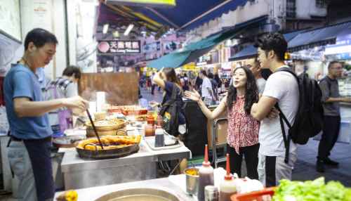 A night in Kowloon with a local