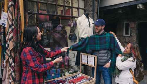 Escape the airport: see Edinburgh on your layover