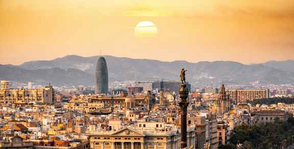 Barcelona Hidden Gems Locals Love: Quiet Gardens, Civil-War Memory, and Creative Corners