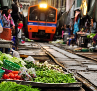 Maeklong Railway Market