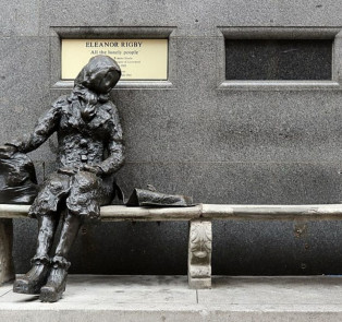 Statue of Eleanor Rigby