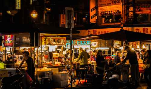 Street food experience in Taipei's night markets