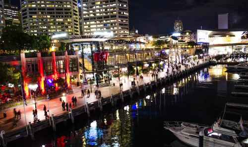 Night in Sydney with a local