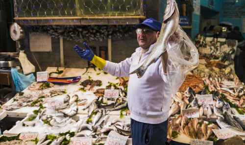 Eat like a local in Naples
