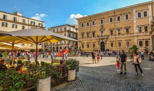 Family day in Rome with a local