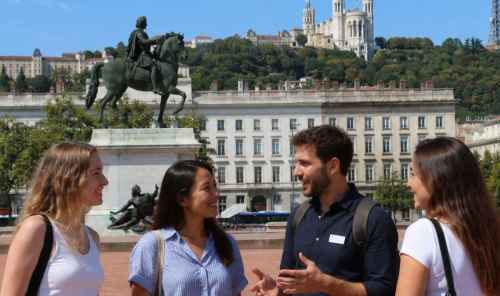 Your Lyon Kickstart: A Personalized 3-Hour Experience