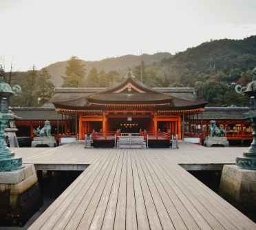 Explore Hiroshima in half a day