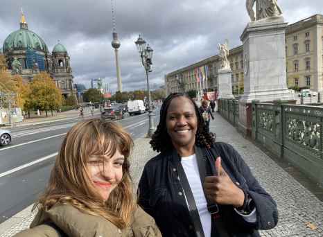 Shared Curiosity on Museum Island