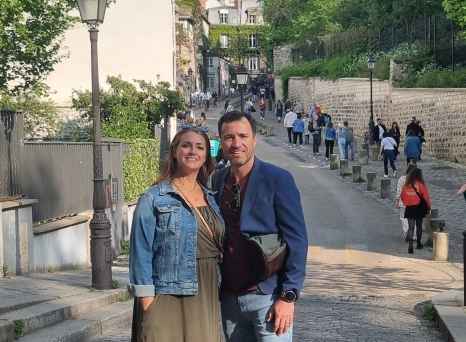 Montmartre Through Local Eyes: An Artistic Paris Stroll