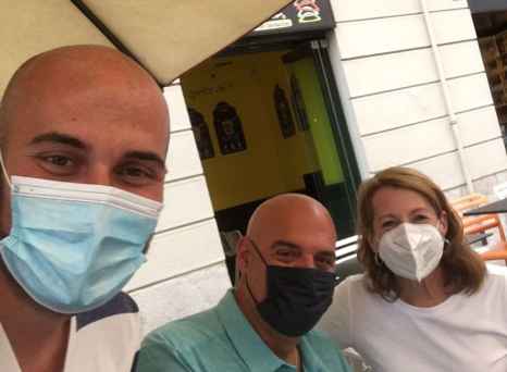 Cappuccinos and conversations under the Sorrento sky