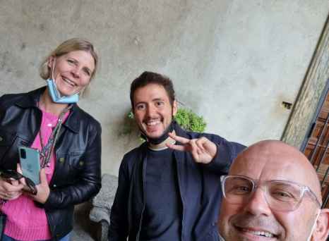 Courtyard Smiles in Palermo’s Timeless Corners