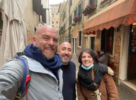 Wandering Timeless Alleys and Making Local Connections