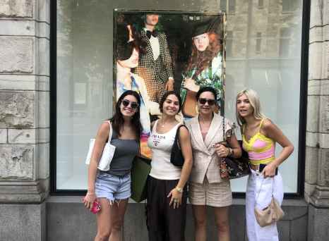 Style, sunshine, and sisterhood on a city stroll